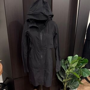 Lululemon Women's Black Hooded Rain Jacket